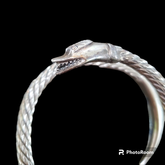 Antique Soild sterling silver sea serpent bangle - Picture 3 of 4